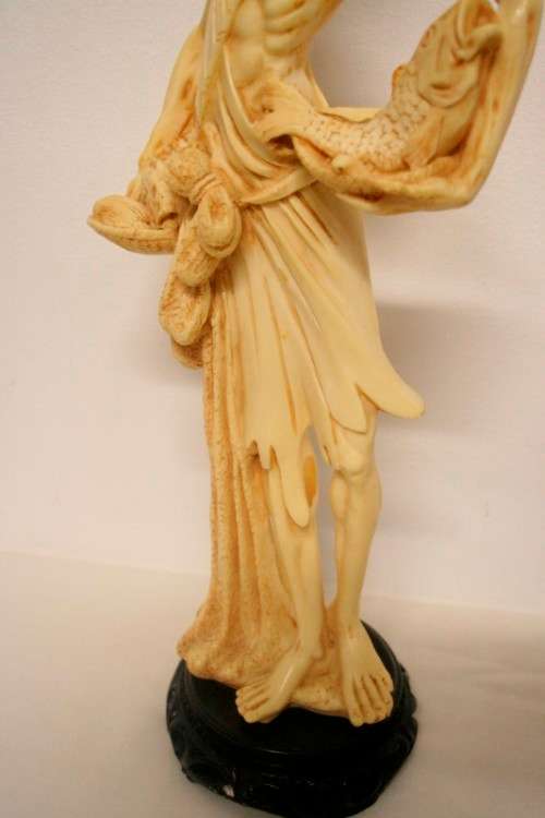 **RS17** 2 large ornamental Japanese themed oxylite figurines on black bases, fabulous on display