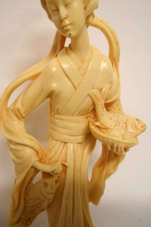 **RS17** 2 large ornamental Japanese themed oxylite figurines on black bases, fabulous on display