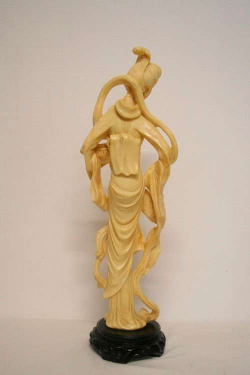 **RS17** 2 large ornamental Japanese themed oxylite figurines on black bases, fabulous on display