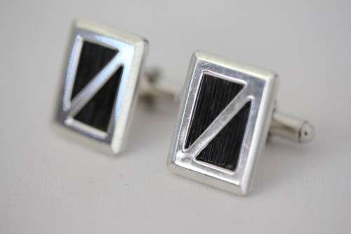 A stunning pair of gents vintage sterling silver (925) bullet-back cuff links in great condition