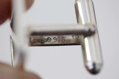 A stunning pair of gents vintage sterling silver (925) bullet-back cuff links in great condition