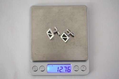 A stunning pair of gents vintage sterling silver (925) bullet-back cuff links in great condition