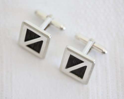 A stunning pair of gents vintage sterling silver (925) bullet-back cuff links in great condition