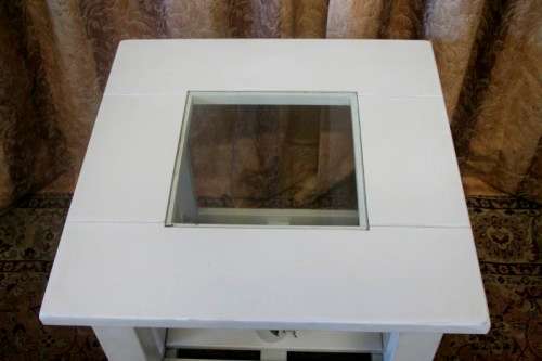 **RS17** A fantastic white glass top inlay all-weather outdoor coffee/ lounger side table