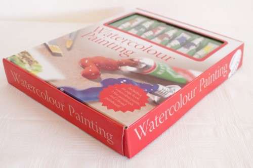 A gorgeous complete beginner set of watercolour paints including 7x paints, brushes & booklet