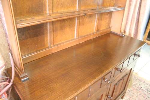 **RS17** An awesome vintage Oak traditional Welsh side server w/ loads of drawers and cupboard space