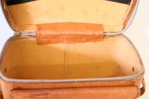 **RS17** A stunning vintage genuine Pig skin tan leather camera case shoulder bag.