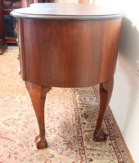 An exquisite vintage solid Imbuia ball & claw dressing table w five drawers & ornate brass handles