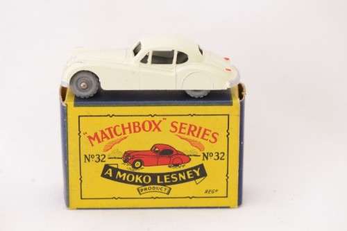 **RS17** Rare original vintage (c1957) Matchbox No. 32 off-white Jahuar XK140 die-cast model car