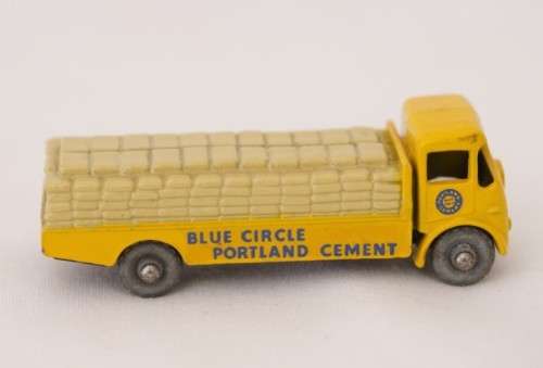 **RS17** Rare original vintage (c1958) Matchbox No. 51 yellow Albion Chieftain die-cast model truck