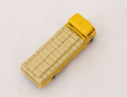 **RS17** Rare original vintage (c1958) Matchbox No. 51 yellow Albion Chieftain die-cast model truck