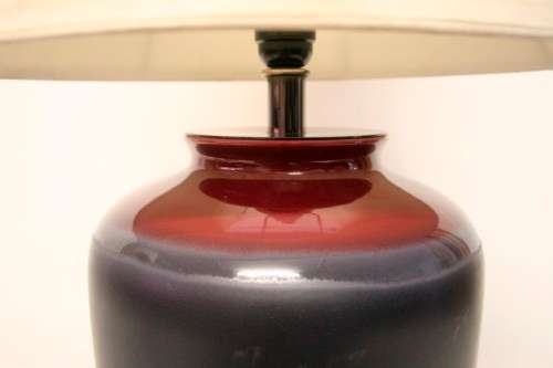 **RS17** A very pretty ceramic table lamp with a large shade in full working condition