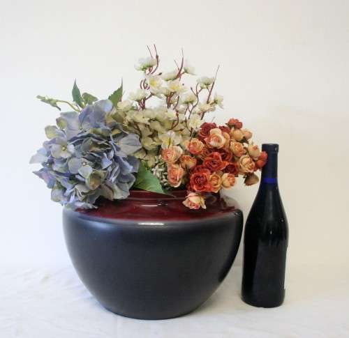 **RS17** A lovely and stylish maroon and blue large ceramic pot plant holder.