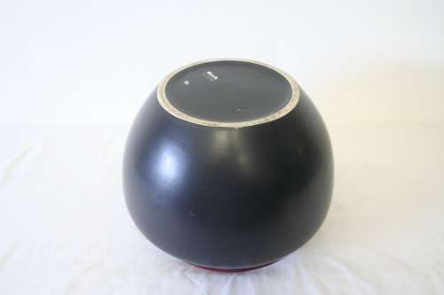 **RS17** A lovely and stylish maroon and blue large ceramic pot plant holder.