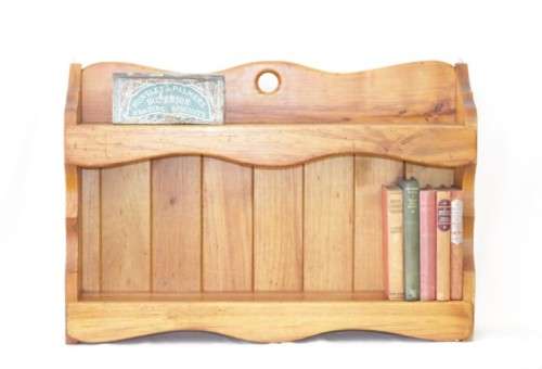 **RS17** A stunning solid oregon wall shelf/ display shelf/ book shelf in awesome condition