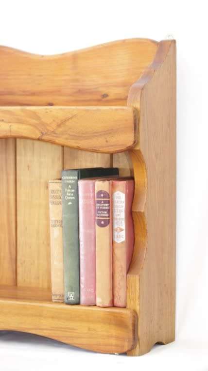 **RS17** A stunning solid oregon wall shelf/ display shelf/ book shelf in awesome condition