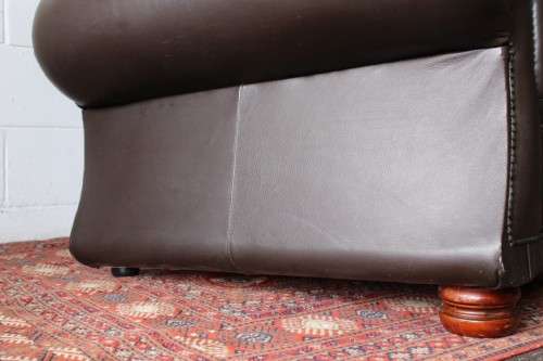 **RS17** A stunning, top-quality brown (full grain) genuine leather 2-seater couch in good condition