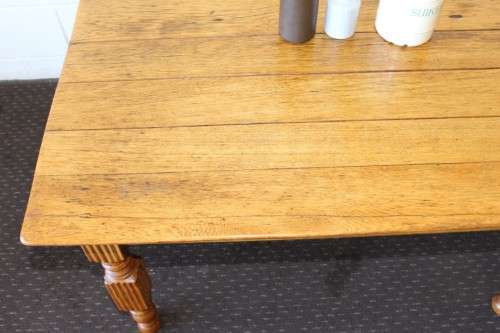 A lovely solid Oak center coffee table with turned legs and uncomplicated design - stunning!!