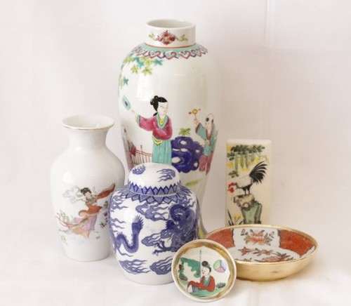 An awesome collection of assorted oriental porcelain ornaments incl. a tall vase, ginger jar & more