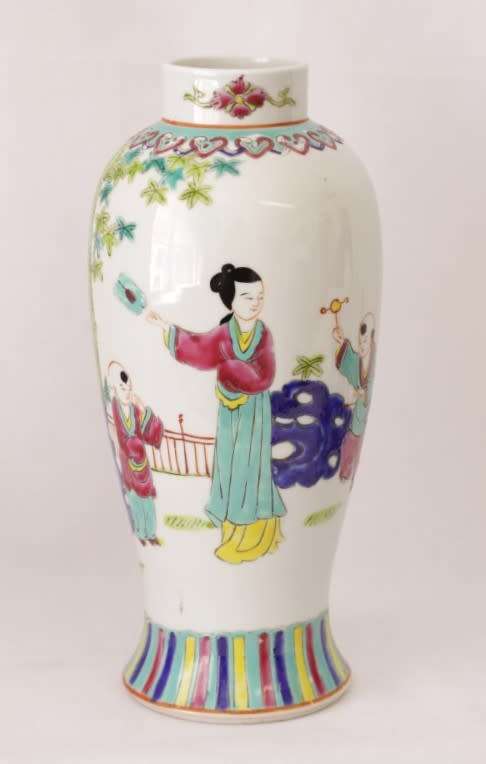 An awesome collection of assorted oriental porcelain ornaments incl. a tall vase, ginger jar & more