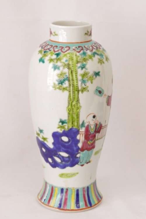 An awesome collection of assorted oriental porcelain ornaments incl. a tall vase, ginger jar & more