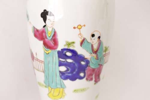 An awesome collection of assorted oriental porcelain ornaments incl. a tall vase, ginger jar & more
