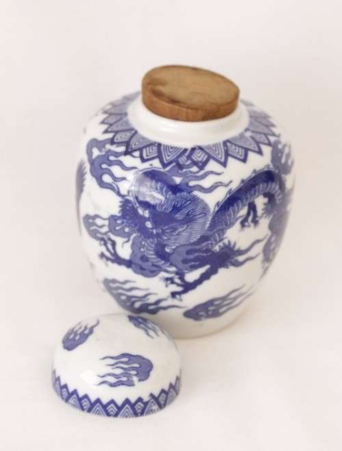 An awesome collection of assorted oriental porcelain ornaments incl. a tall vase, ginger jar & more