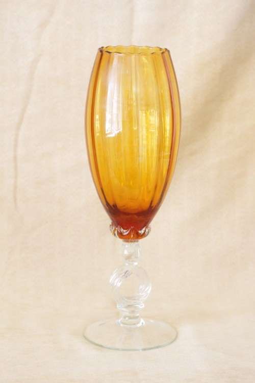 **RS17** A stunning tall vintage "Retro" amber-brown glass stemmed vase in gorgeous condition