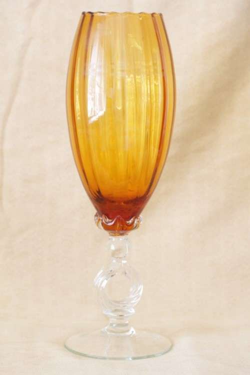 **RS17** A stunning tall vintage "Retro" amber-brown glass stemmed vase in gorgeous condition