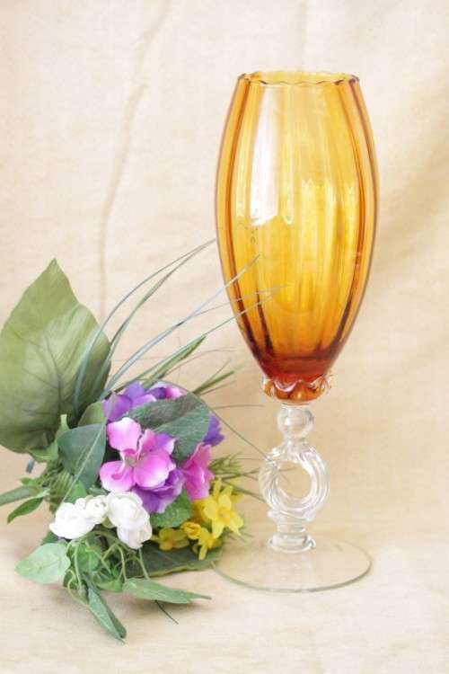 **RS17** A stunning tall vintage "Retro" amber-brown glass stemmed vase in gorgeous condition