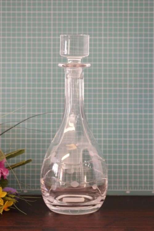 **RS17** Superb modern Bohemia hand-cut Vitria lead crystal 950ml liquor decanter in mint condition