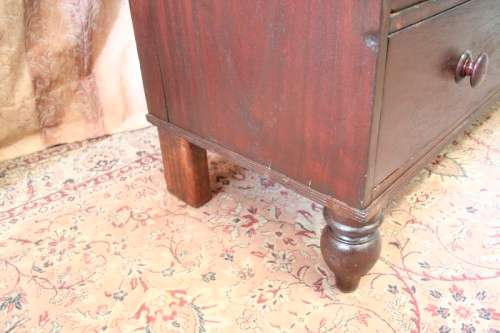 **RS17** A stylish vintage Teak 5-drawer (two over three) chest of drawers with round wood handles