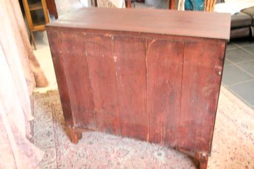 **RS17** A stylish vintage Teak 5-drawer (two over three) chest of drawers with round wood handles