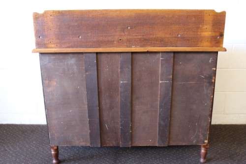 **RS17** A stylish solid oak 6-drawer chest of drawers with gorgeous period style metal handles