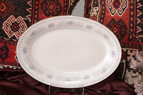 A gorgeous set of four assorted oval food platters in great condition - no chips or cracks