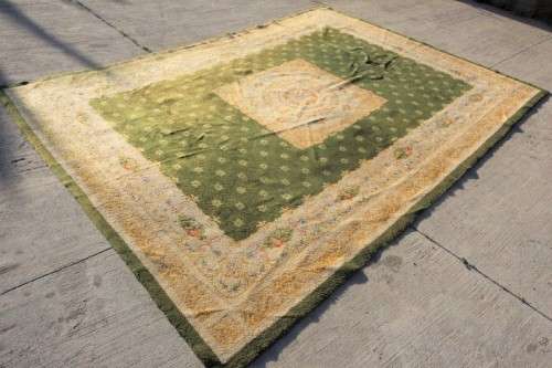 **RS17** A large vintage European made thick pile carpet/ rug in green & cream w/ pink detailing