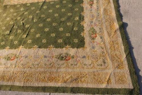 **RS17** A large vintage European made thick pile carpet/ rug in green & cream w/ pink detailing