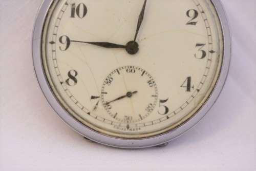 **RS17** Fabulous antique Swiss made 15-jewel nickle plated pocket watch with an enamelled face