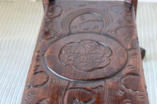 **RS17** A magnificently hand-carved vintage wooden Chinese "dragon" occasional table = a rare piece