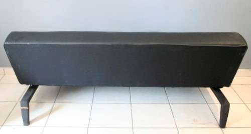 **RS17_Clearance** A fantastic & extremely well made (1.8m long) faux leather sleeper couch