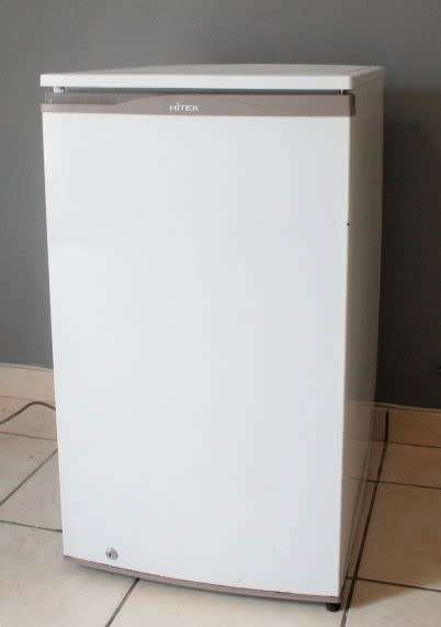 An awesome white 150Lt Hitek HR1500 mini/bar fridge in working order and very good condition