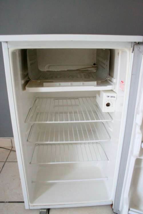 An awesome white 150Lt Hitek HR1500 mini/bar fridge in working order and very good condition
