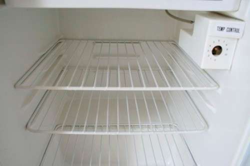 An awesome white 150Lt Hitek HR1500 mini/bar fridge in working order and very good condition
