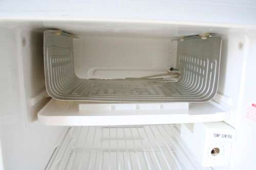 An awesome white 150Lt Hitek HR1500 mini/bar fridge in working order and very good condition