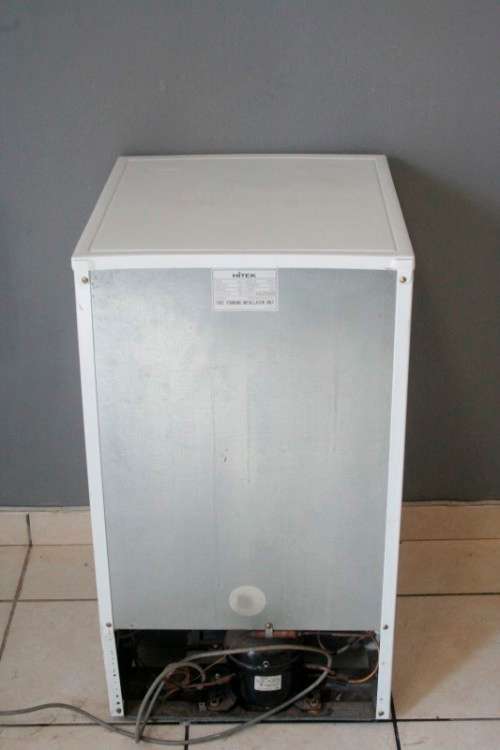 An awesome white 150Lt Hitek HR1500 mini/bar fridge in working order and very good condition