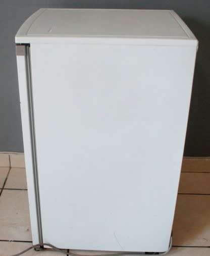 An awesome white 150Lt Hitek HR1500 mini/bar fridge in working order and very good condition