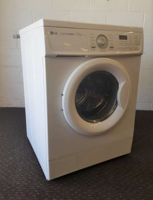An awesome white LG Intellowasher 7.2kg front loader washing machine model: WD-10160F