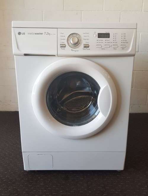 An awesome white LG Intellowasher 7.2kg front loader washing machine model: WD-10160F