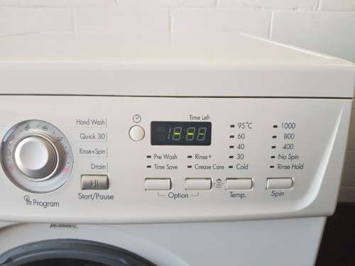 An awesome white LG Intellowasher 7.2kg front loader washing machine model: WD-10160F