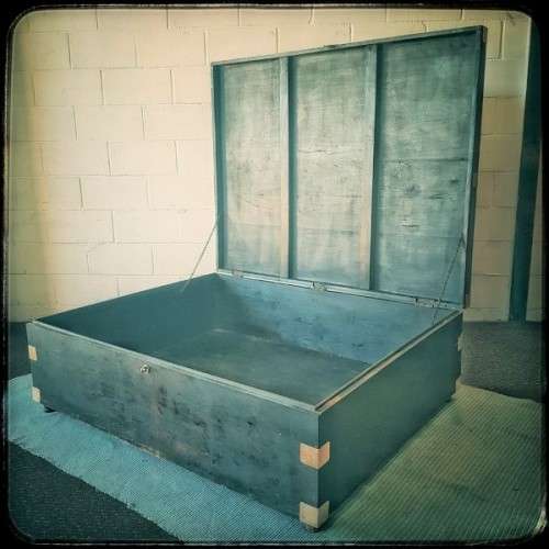 An impressive (large) original Coricraft solid wooden centre coffee table kist with loads of storage